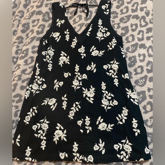 Abercrombie Embroidered Linen Blend Mini Dress - Picture 5 of 7